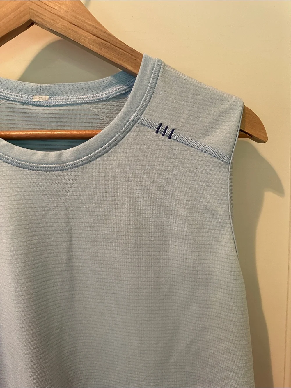Lululemon Light Blue Sleeveless Athletic Tank Sz 12